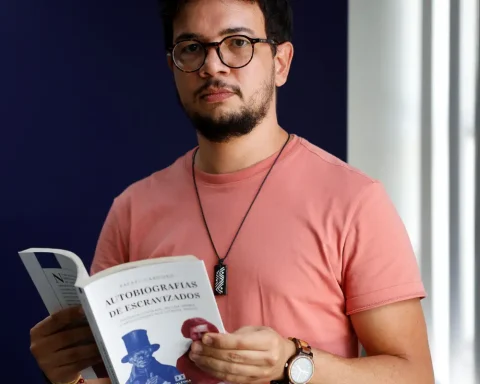 Book deals with slavery in the USA from the point of view of the enslaved