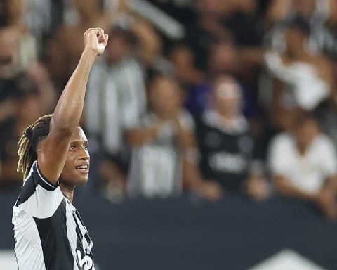 Botafogo beats Nacional and remains alive in the Pre-Libertadores
