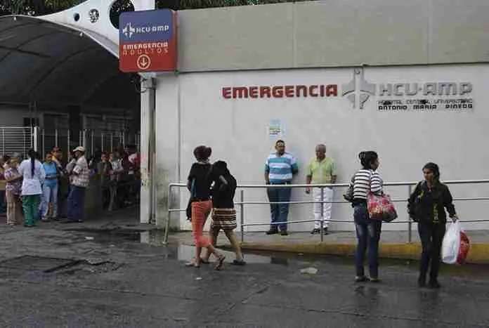 Bricklayer in serious condition after receiving a machete blow