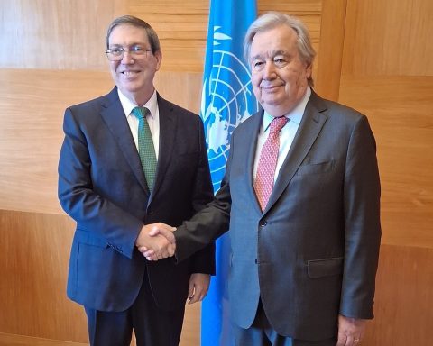 Bruno Rodríguez meets with Guterres at the UN to address the US oil blockade of Cuba