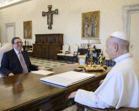 Bruno Rodríguez meets with the Pope and condemns the attacks by Israel and the US on Iran