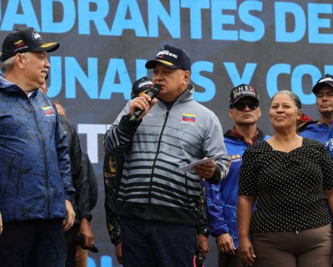 Cabello reports on consular visit to Nicolás Maduro and Cilia Flores