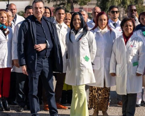 Calabria says Cuban doctors will remain in the region, despite disagreements with Trump