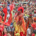 Calango Careta occupies Brasília with allegories, orchestra and circus art