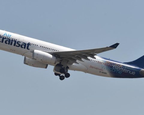 Canadian Air Transat and WestJet suspended their flights to Cuba due to lack of fuel