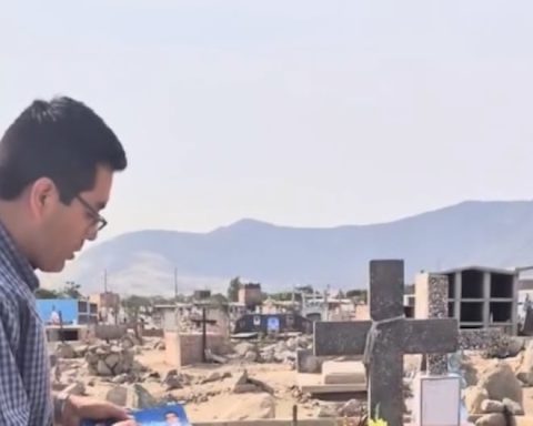 Candidate for deputy for La Libertad asks a deceased woman to vote for him (VIDEO)