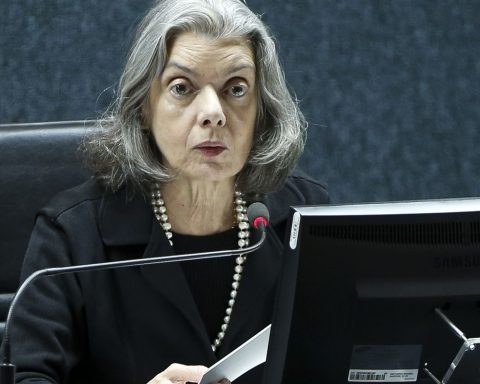 Cármen Lúcia presents rules for the role of judges in elections