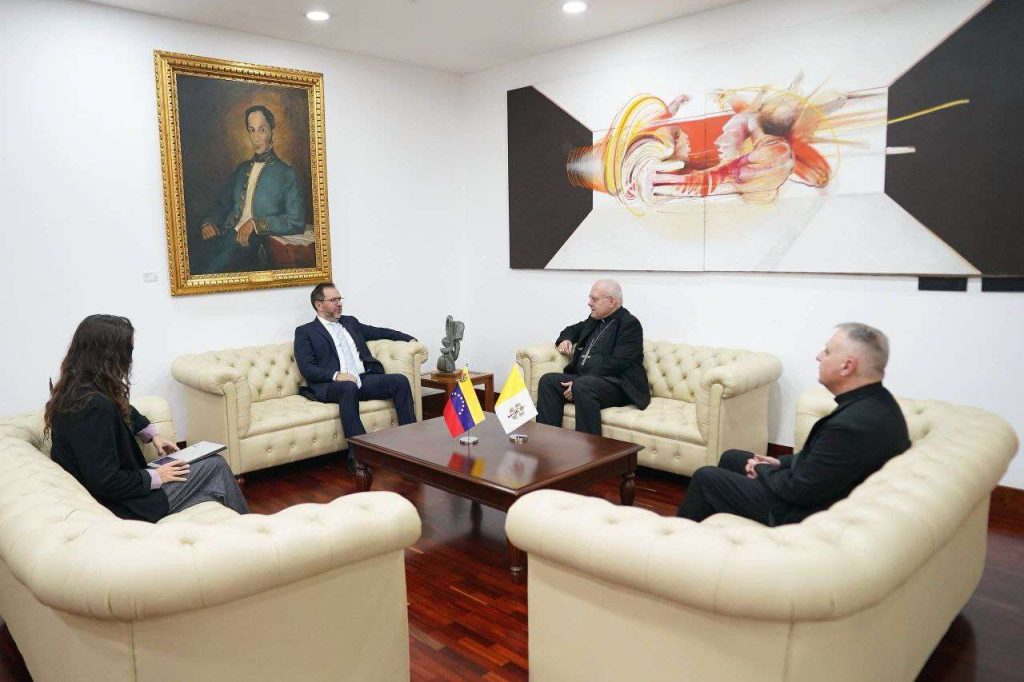 Chancellor Gil received the representative of the Vatican