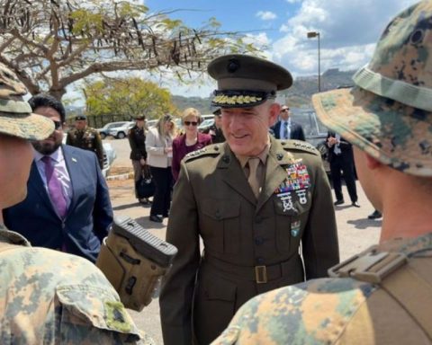Chief of the Southern Command evaluated the three-phase plan proposed by the US during a visit to Caracas