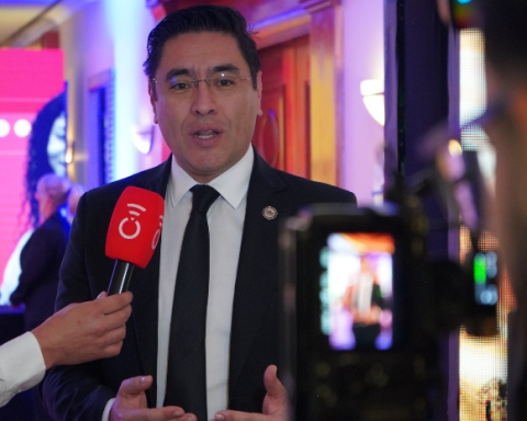 Colombians in Venezuela know the CNE application and accreditation platform