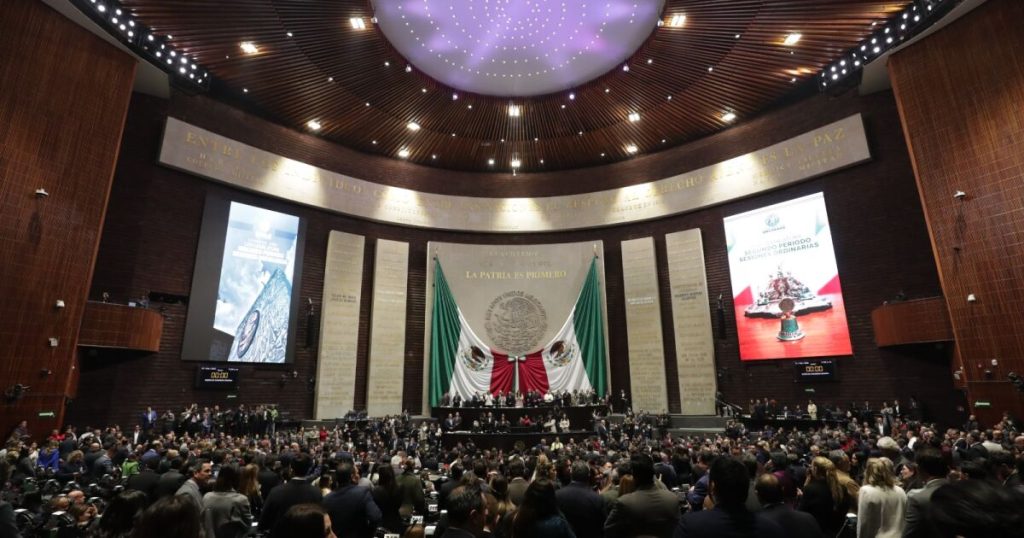 Congress begins sessions expressly and between minutes of silence for mourning