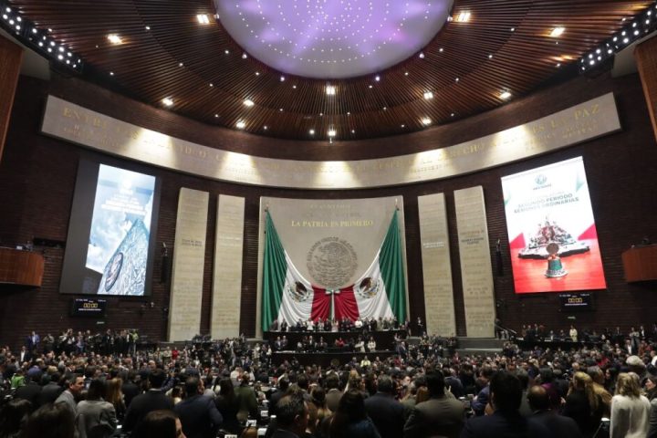 Congress begins sessions expressly and between minutes of silence for mourning