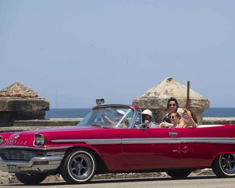 Costa Rica urges its nationals to leave Cuba and not travel to the island due to shortages