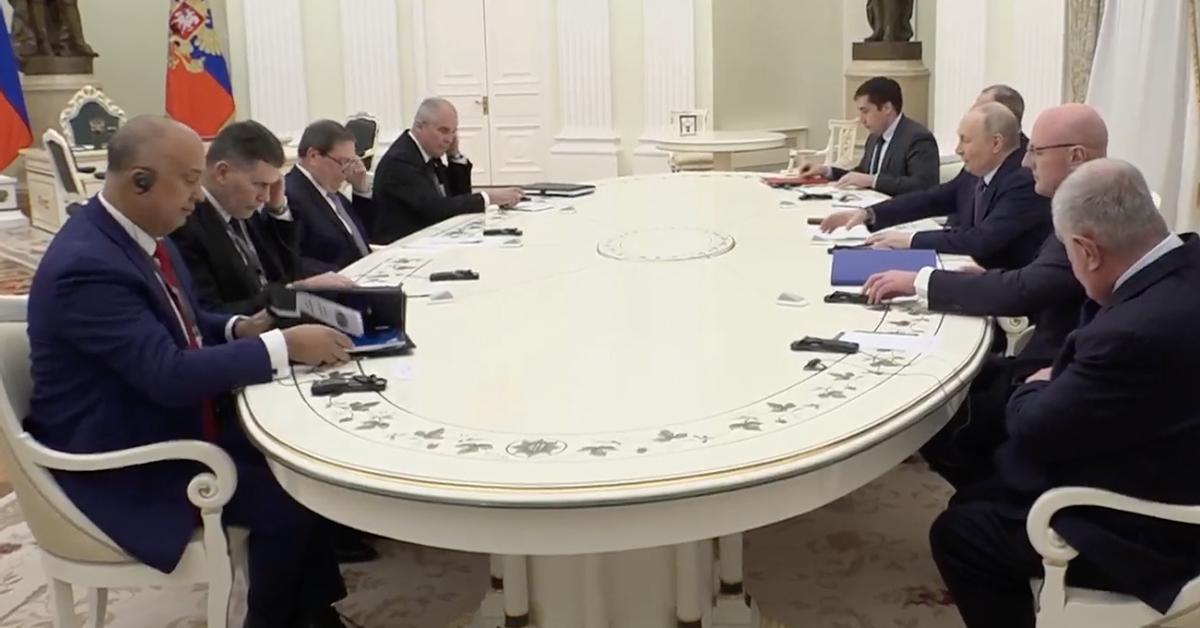 Cuba is "in a special period, with new sanctions"says Putin to the island's chancellor