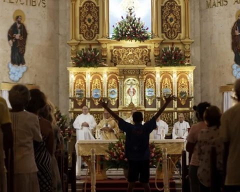 Cuban bishops cancel their trip to the Vatican due to lack of kerosene for planes