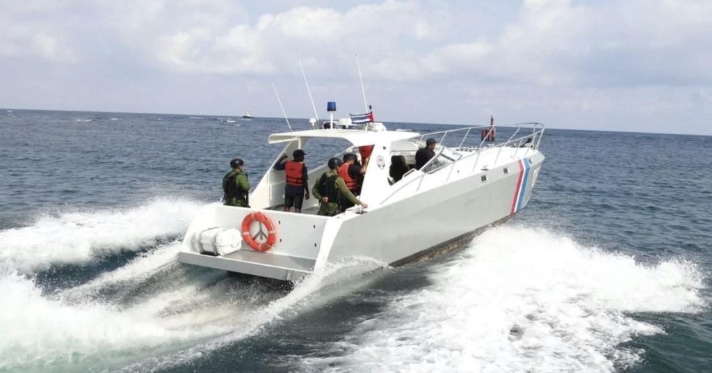 Cuban troops kill four crew members of a boat with US registration
