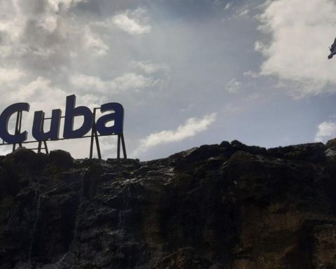 Cubans from inside and outside the Island unite in a new initiative for a democratic transition