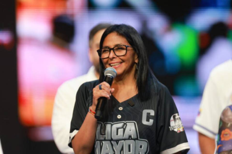 Delcy Rodríguez asks her "friend" and Trump to end the sanctions