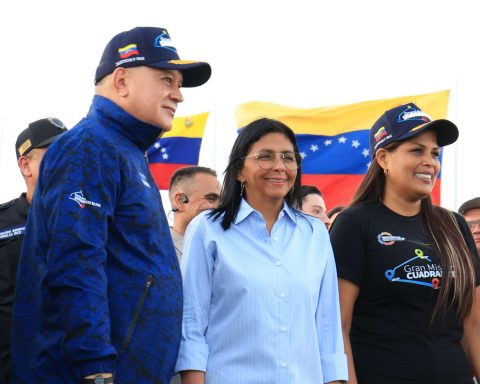 Delcy Rodríguez celebrates approval in the first discussion of the Amnesty Law