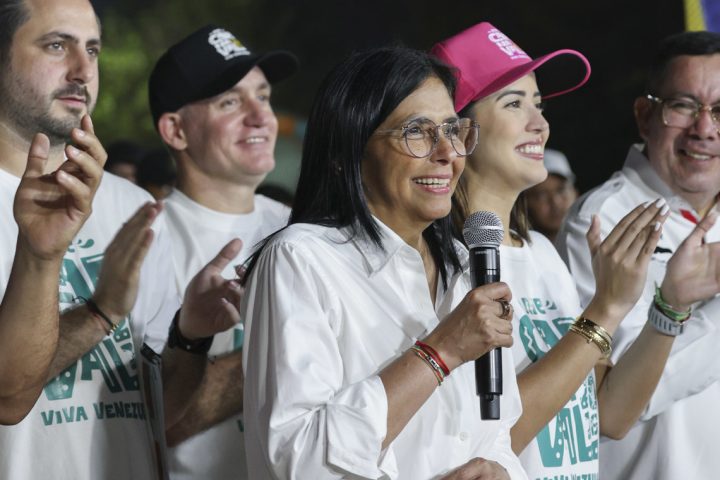 Delcy Rodríguez eliminates several programs and organizations created by Chávez and Maduro