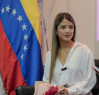 Delcy Rodríguez receives an assessment of the first days of Daniella Cabello's management