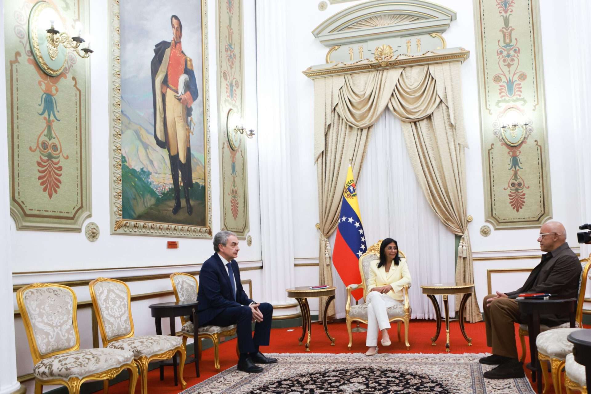 Delcy received Zapatero at the Miraflores Palace