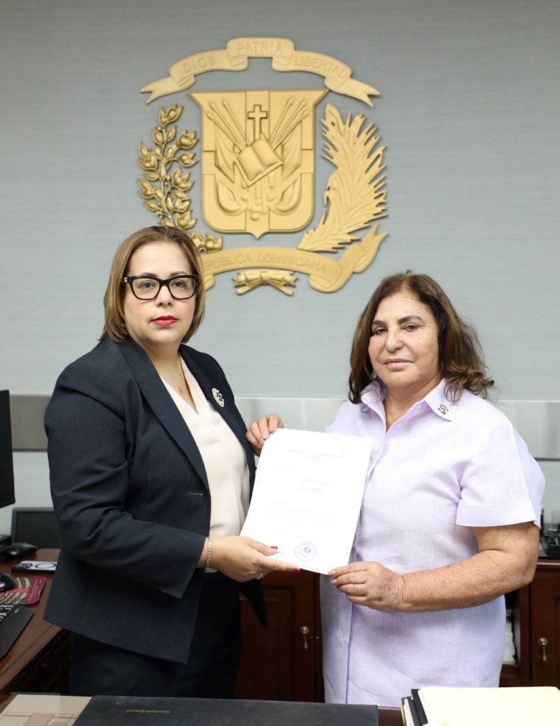 Deputy Francisca Jaque promotes a project to guarantee medications for patients with Parkinson's and Alzheimer's