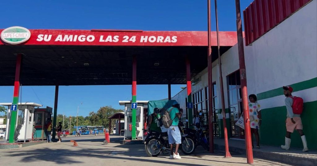 Despite the energy fence imposed by the United States, a Chinese company sells fuel in Cuba