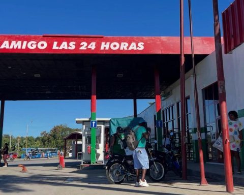 Despite the energy fence imposed by the United States, a Chinese company sells fuel in Cuba