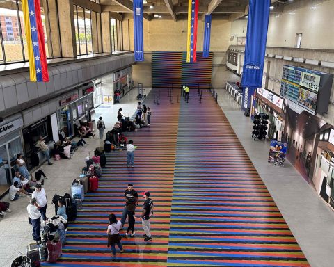 Dominican Republic agreed to reactivate consular services and air connection with Venezuela