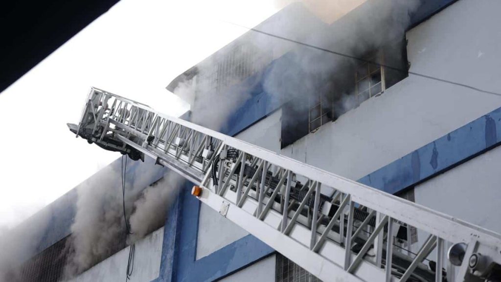 Employee tells how the fire in the Garrido building surprised them