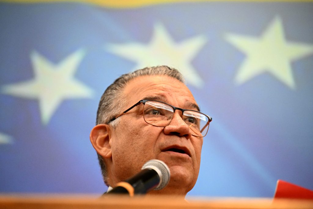 Enrique Márquez assures that the political crisis will end in an election and asks that destiny be "democracy"