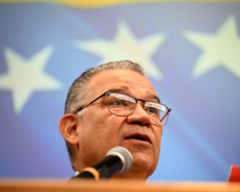 Enrique Márquez assures that the political crisis will end in an election and asks that destiny be "democracy"