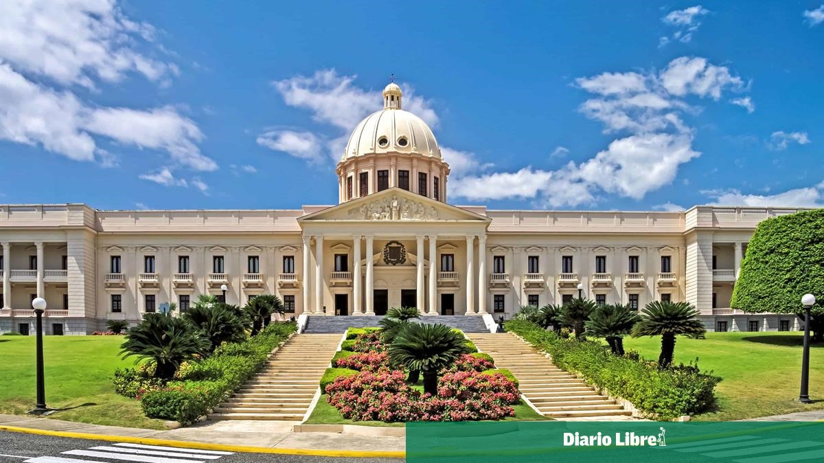 Executive Branch orders extradition of Dominicans and a Pole