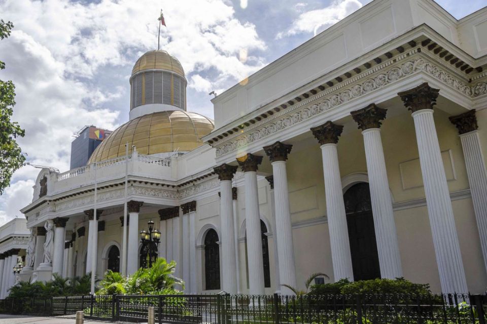 Explanation of reasons for the amnesty law proposal admits political persecution