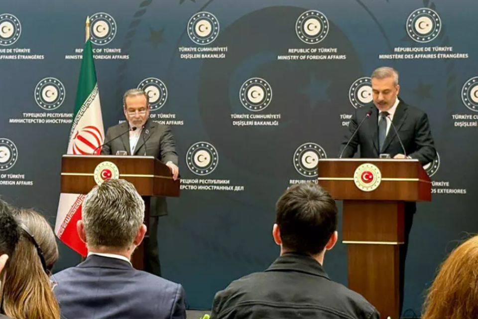 Irán canciller Abás Araqch