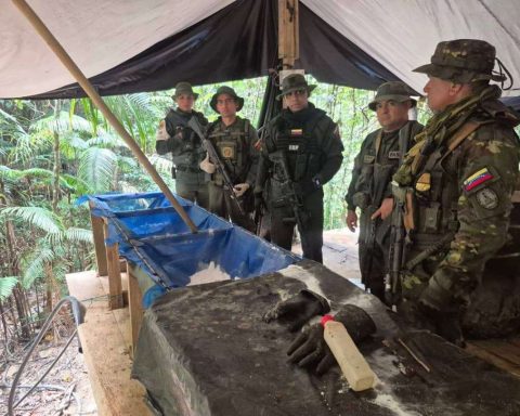 Fanb destroyed a laboratory for drug processing in Zulia