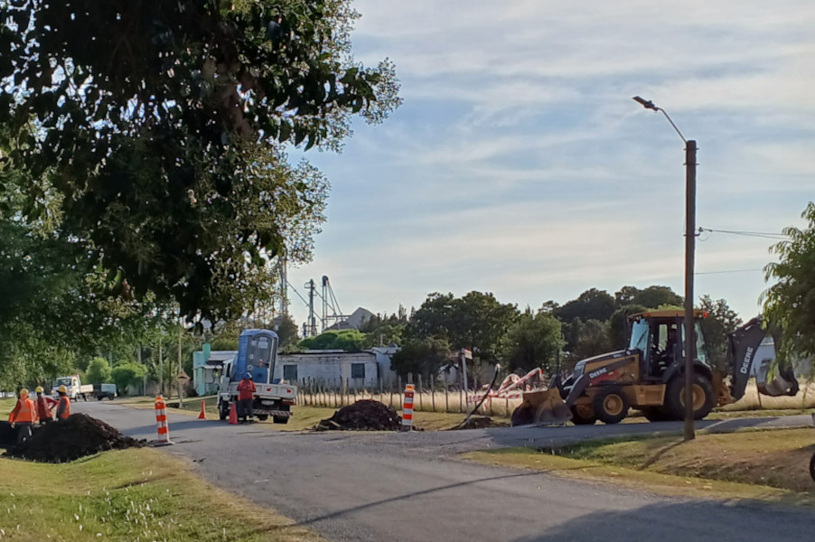 Fiber optics begin to be installed in small towns and Agraciada is already in construction