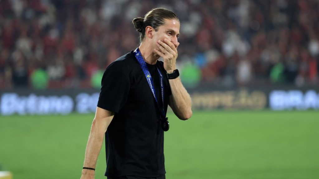 Filipe Luis qualifies his words about Vinicius' racist incident: "Full support"