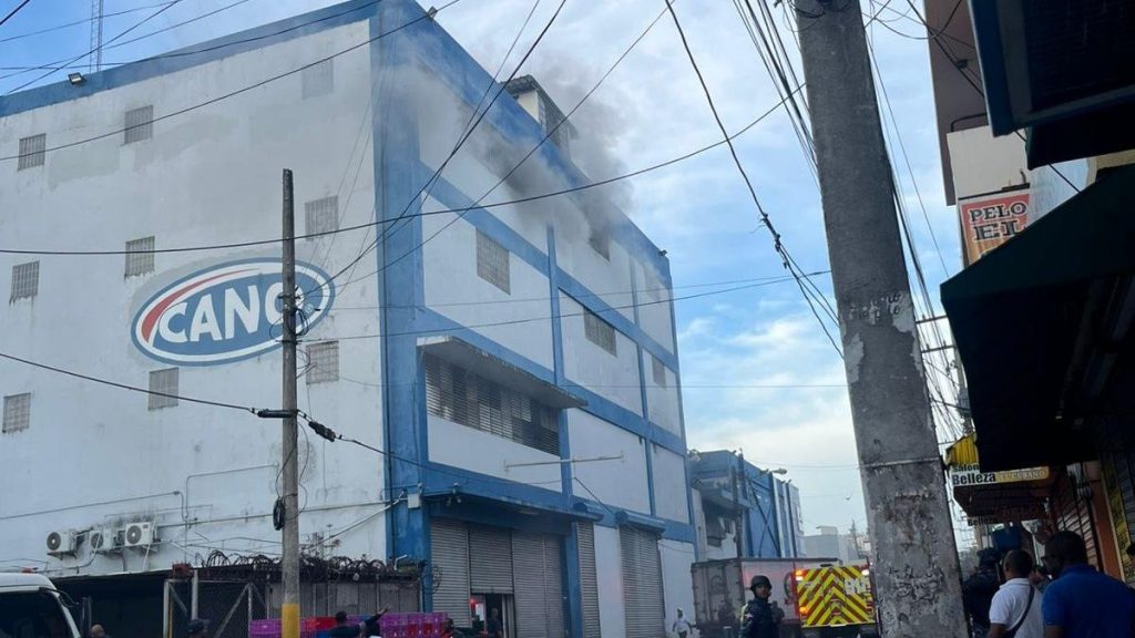 Fire affects Garrido store on Duarte Avenue