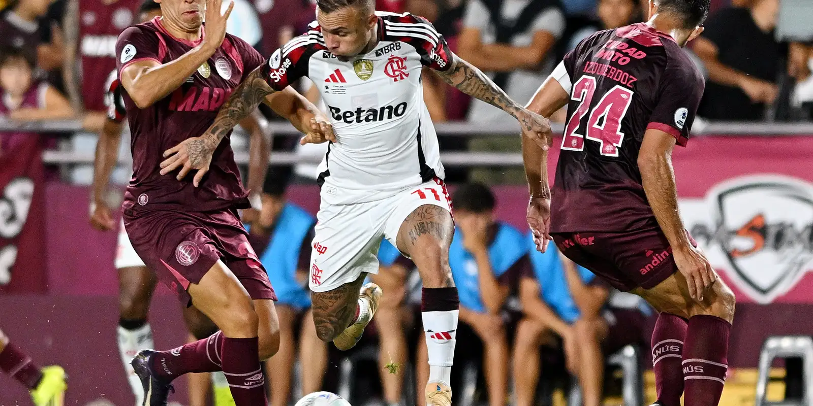 Flamengo plays poorly and starts Recopa Sudamericana with defeat