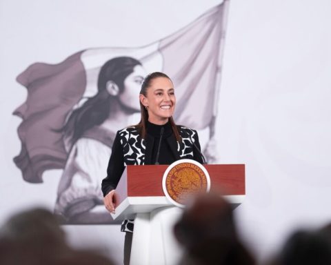 Flights from Mexico to Cuba continue despite lack of fuel on the island, says Sheinbaum