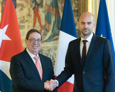 Foreign Ministers of France and Cuba address “complicated and tense context” for the island