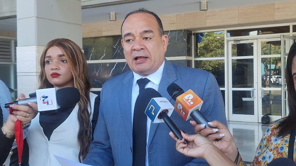 Acusan a exdirector del Servicio Nacional de Salud por presunta estafa de RD$13,000 millones