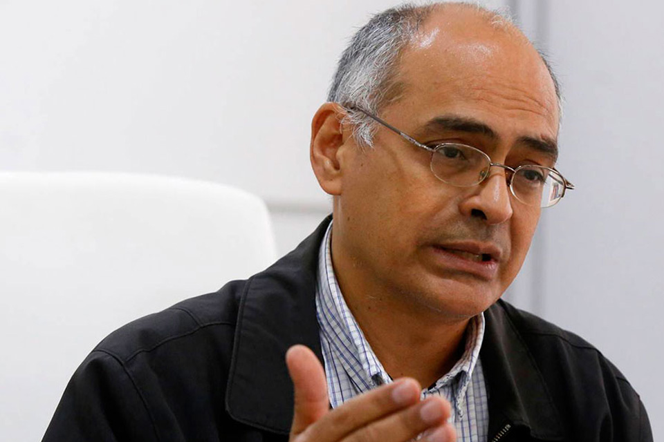 Former minister Carlos Alvarado is appointed as the new president of the IVSS