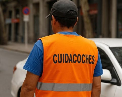 Frente Amplio supports Enzo Poggio and reaffirms that it will not abandon the claim for the car guards