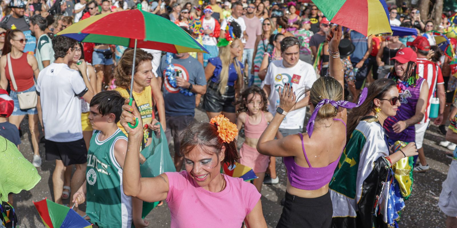 Galinho de Brasília honors the tradition of frevo and the passion for football