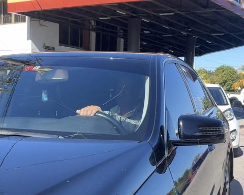 Gasoline rationing extends to embassies in Cuba