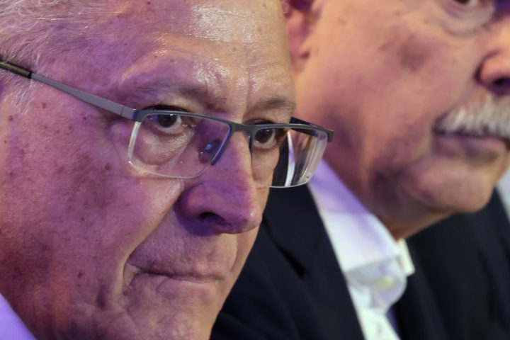 Government prepares plan to help sectors affected by tariffs