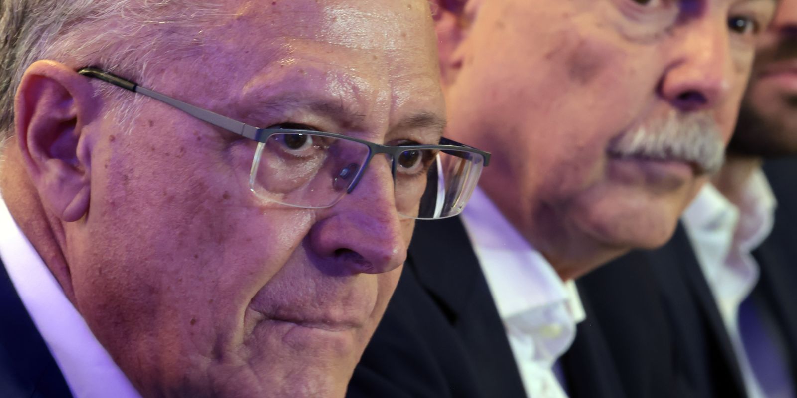 Government prepares plan to help sectors affected by tariffs